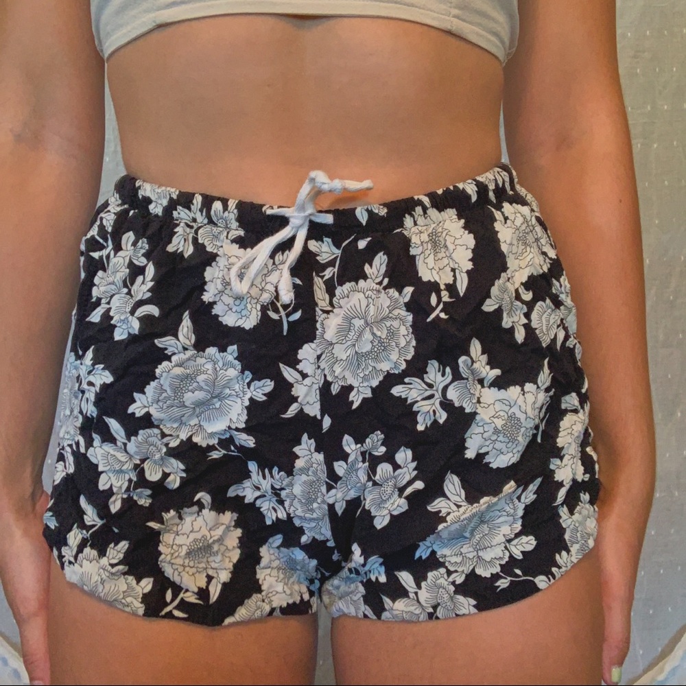 Brandy Melville Remi black & crepe floral shorts
